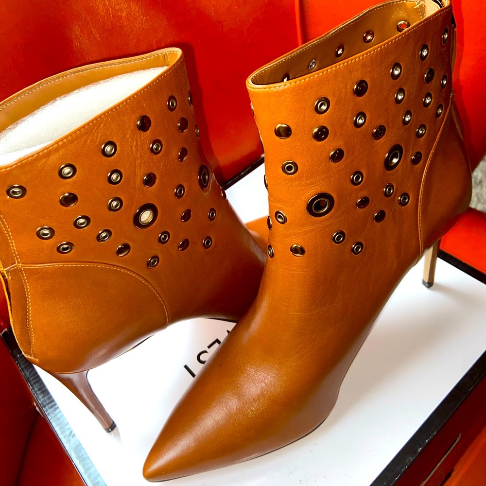 Sexy sleek studded leather boots 👢